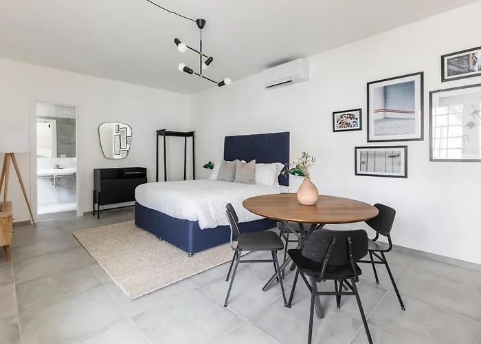 Bob W San Lorenzo Rome